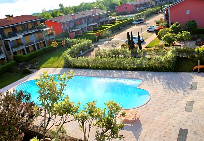 Ferienwohnung in Desenzano del Garda - 16 PARADISE LAKE VIEW WITH 5 SWIMMING POOL Ferienwohnung in Desenzano del Garda - 16 PARADISE LAKE VIEW WITH 5 SWIMMING POOL