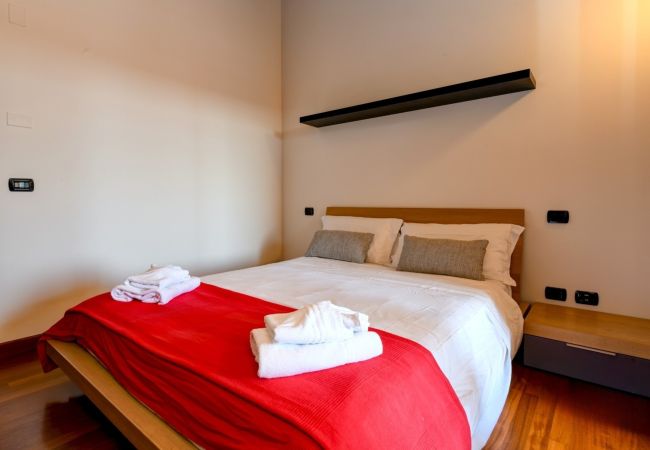 Ferienwohnung in Desenzano del Garda - 16 PARADISE LAKE VIEW WITH 5 SWIMMING POOL Ferienwohnung in Desenzano del Garda - 16 PARADISE LAKE VIEW WITH 5 SWIMMING POOL