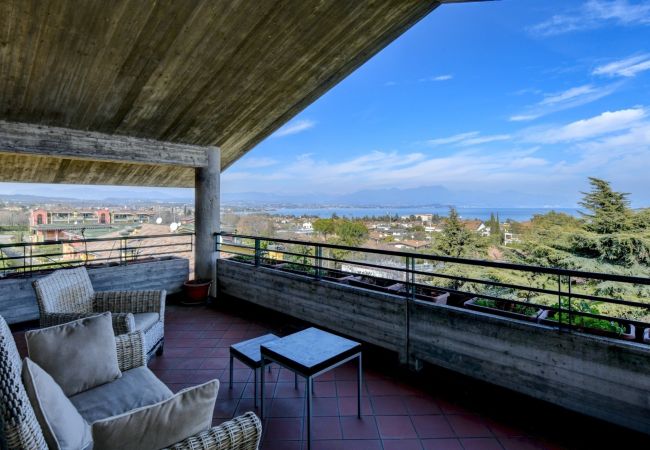 Ferienwohnung in Desenzano del Garda - 16 PARADISE LAKE VIEW WITH 5 SWIMMING POOL Ferienwohnung in Desenzano del Garda - 16 PARADISE LAKE VIEW WITH 5 SWIMMING POOL