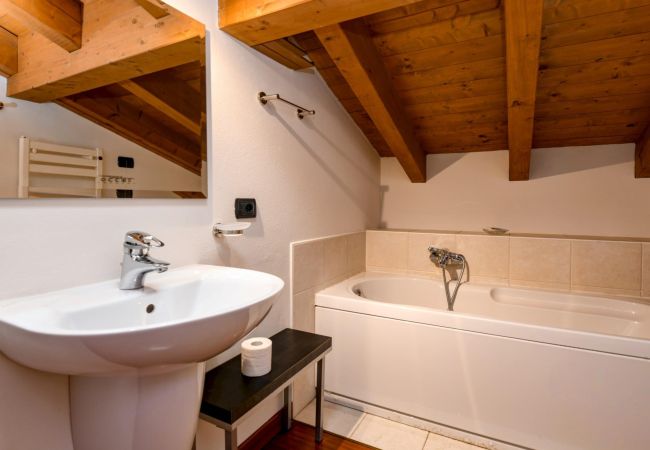 Ferienwohnung in Desenzano del Garda - 16 PARADISE LAKE VIEW WITH 5 SWIMMING POOL Ferienwohnung in Desenzano del Garda - 16 PARADISE LAKE VIEW WITH 5 SWIMMING POOL