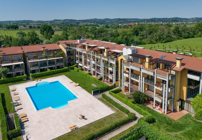 Ferienwohnung in Desenzano del Garda - 16 PARADISE LAKE VIEW WITH 5 SWIMMING POOL Ferienwohnung in Desenzano del Garda - 16 PARADISE LAKE VIEW WITH 5 SWIMMING POOL