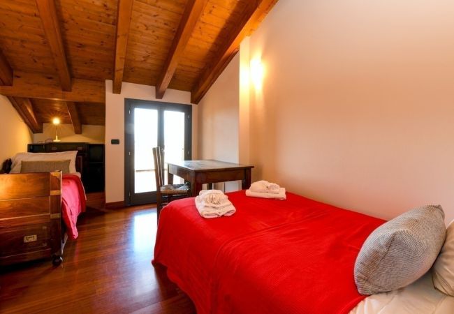 Ferienwohnung in Desenzano del Garda - 16 PARADISE LAKE VIEW WITH 5 SWIMMING POOL Ferienwohnung in Desenzano del Garda - 16 PARADISE LAKE VIEW WITH 5 SWIMMING POOL