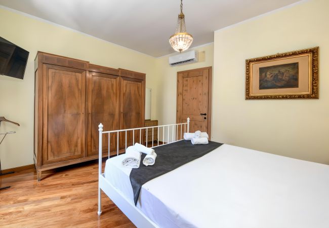 Ferienwohnung in Sirmione - 40- LA REGINA DI SIRMIONE Ferienwohnung in Sirmione - 40- LA REGINA DI SIRMIONE