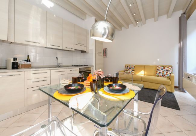 Ferienwohnung in Desenzano del Garda - 44- DesenzanoLoft Le Petit Bijou – Restyling 2025 Ferienwohnung in Desenzano del Garda - 44- DesenzanoLoft Le Petit Bijou – Restyling 2025