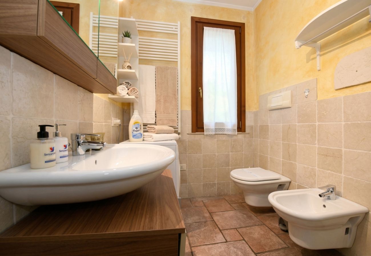 Ferienwohnung in Desenzano del Garda - 45 - Garden and Pool in Desenzano centrum