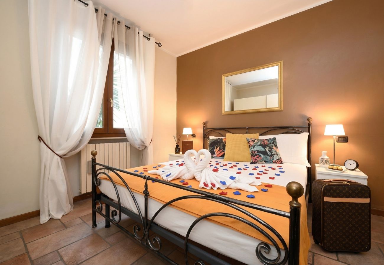 Ferienwohnung in Desenzano del Garda - 45 - Garden and Pool in Desenzano centrum