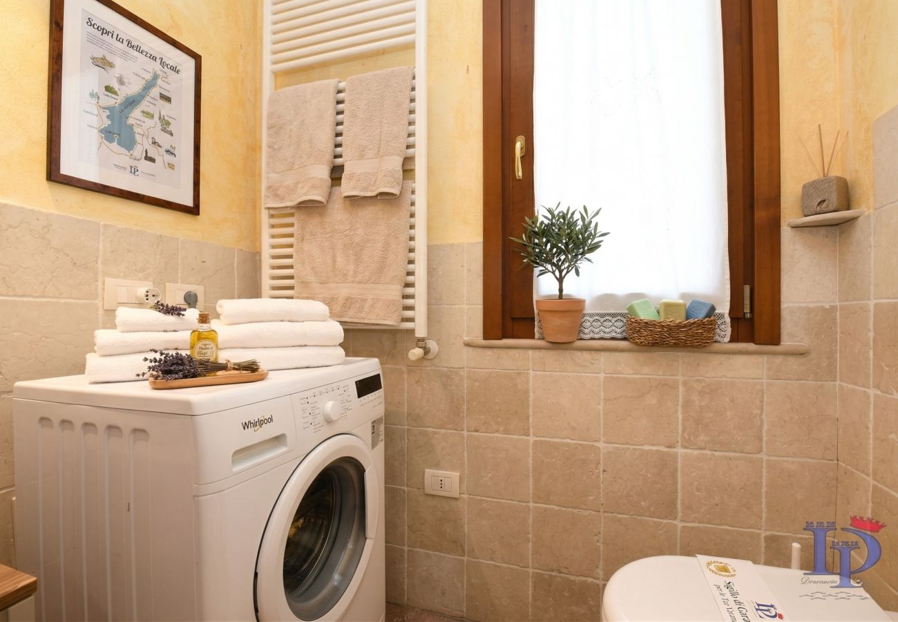 Ferienwohnung in Desenzano del Garda - 45 - Garden and Pool in Desenzano centrum