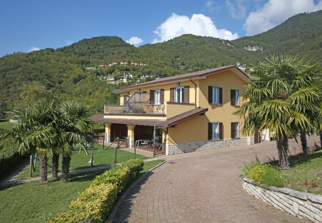 Ferienwohnung in Tignale - Piccolo Ragno 10 Balcony Ferienwohnung in Tignale - Piccolo Ragno 10 Balcony