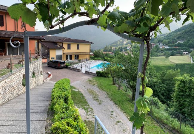 Ferienwohnung in Tignale - Piccolo Ragno Anna Ferienwohnung in Tignale - Piccolo Ragno Anna