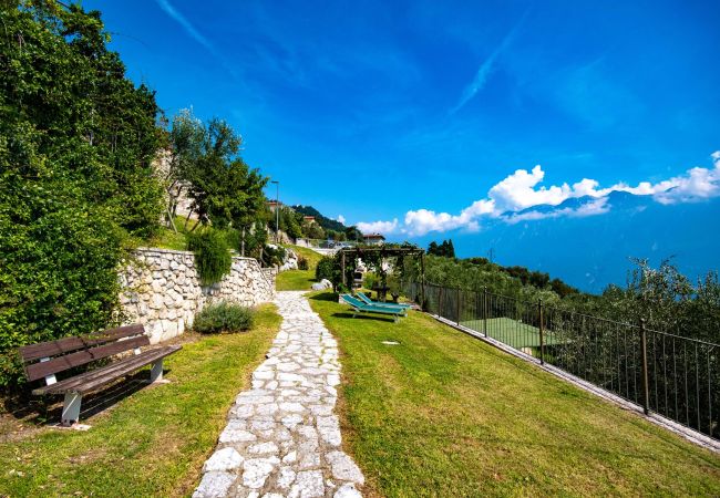 Ferienwohnung in Tignale - Riel 2 by Garda FeWo Ferienwohnung in Tignale - Riel 2 by Garda FeWo