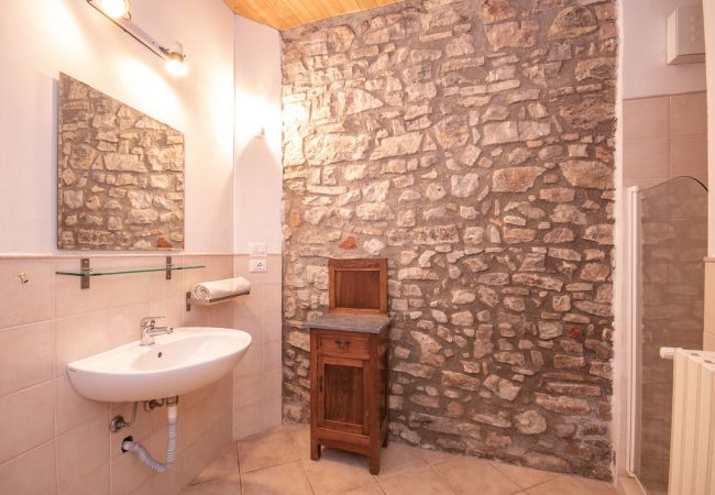 Ferienwohnung in Tignale - Il Fondaco by Garda FeWo Ferienwohnung in Tignale - Il Fondaco by Garda FeWo