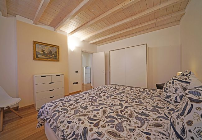 Ferienwohnung in Salò - L'Orologio by Garda FeWo Ferienwohnung in Salò - L'Orologio by Garda FeWo