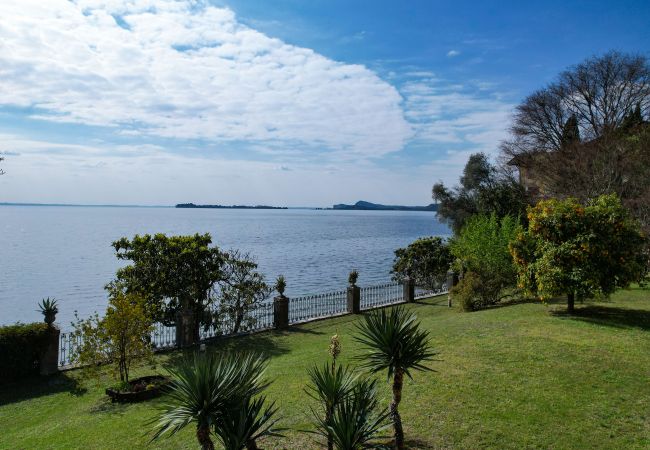 Villa in Gardone Riviera - Villa Magnolia a Lago by Garda FeWo Villa in Gardone Riviera - Villa Magnolia a Lago by Garda FeWo