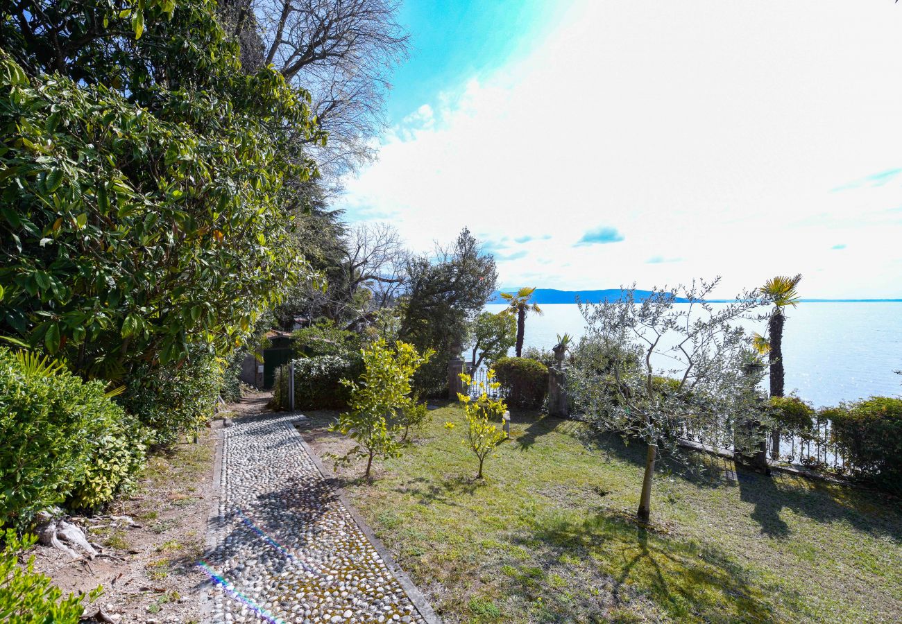 Villa in Gardone Riviera - Villa Magnolia a Lago by Garda FeWo