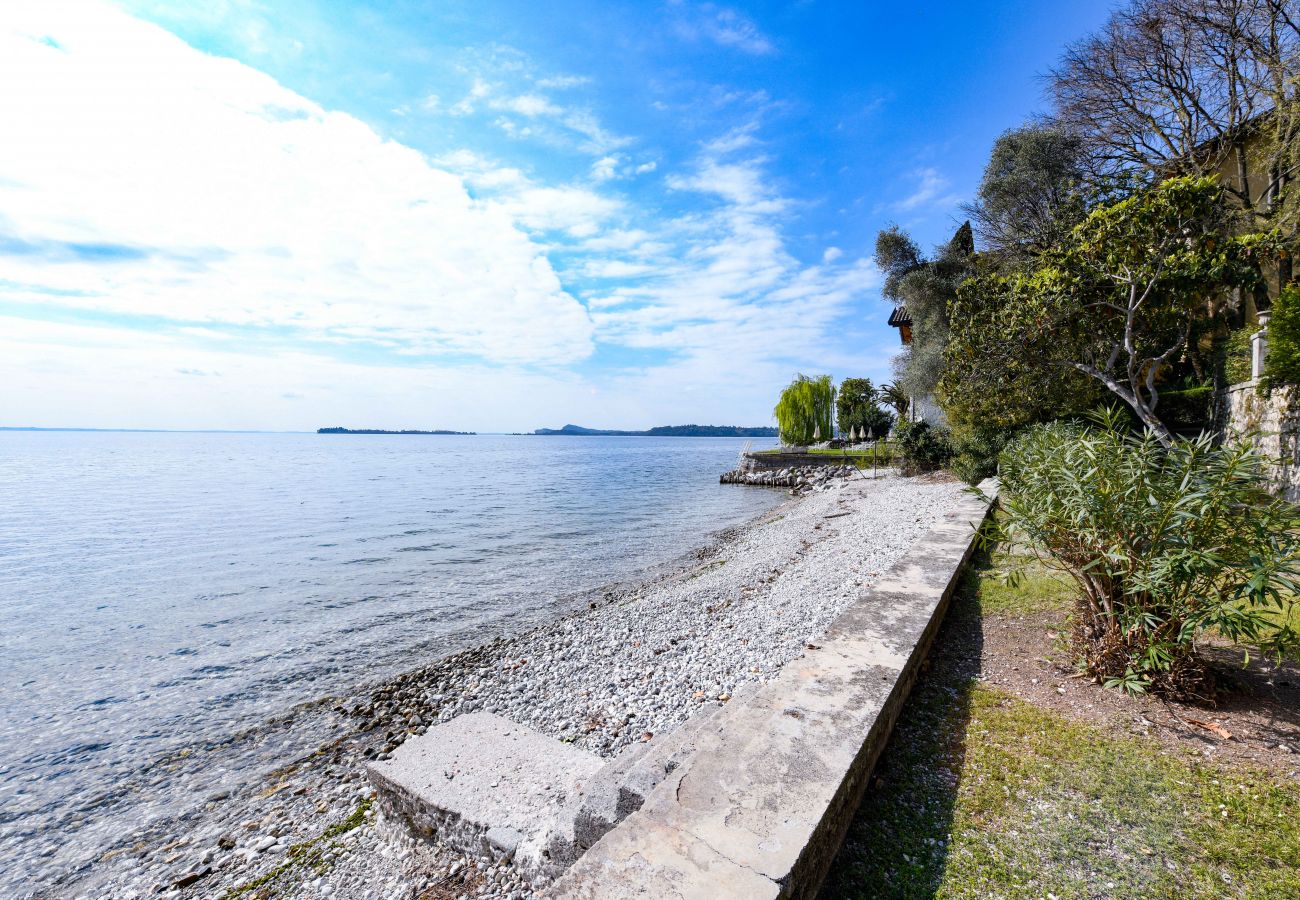 Villa in Gardone Riviera - Villa Magnolia a Lago by Garda FeWo