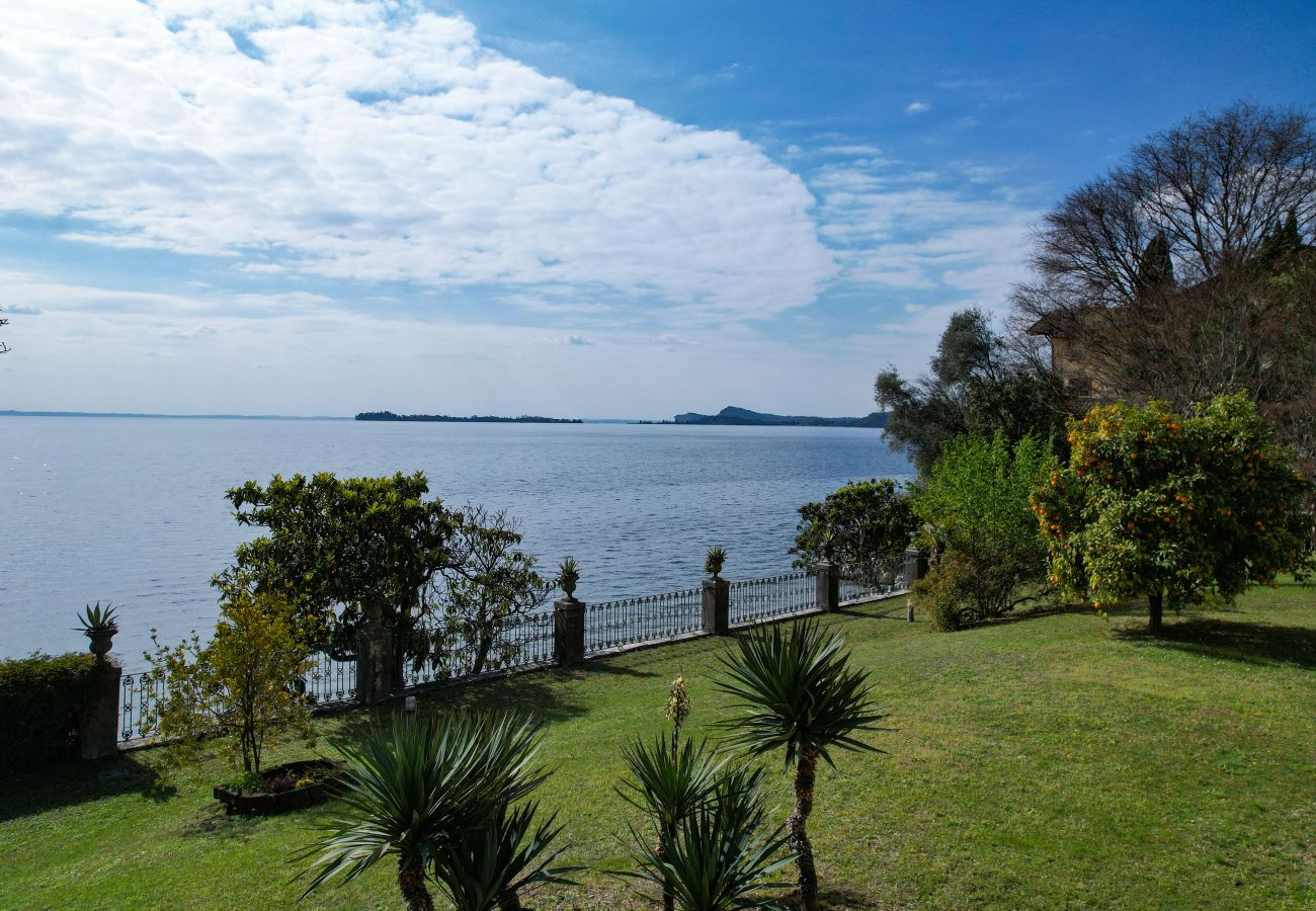 Villa in Gardone Riviera - Villa Magnolia a Lago by Garda FeWo