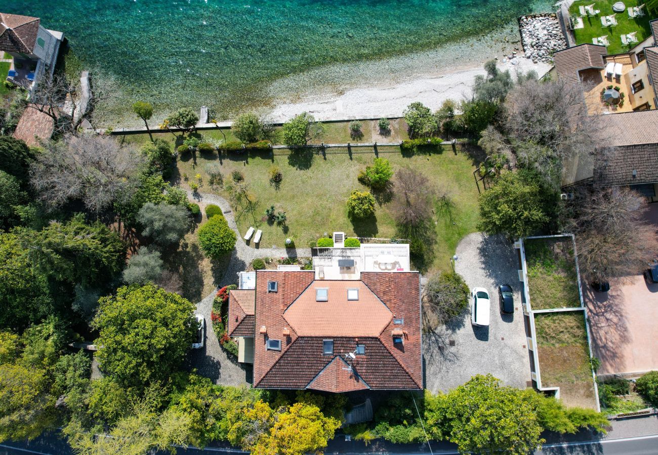 Villa in Gardone Riviera - Villa Magnolia a Lago by Garda FeWo