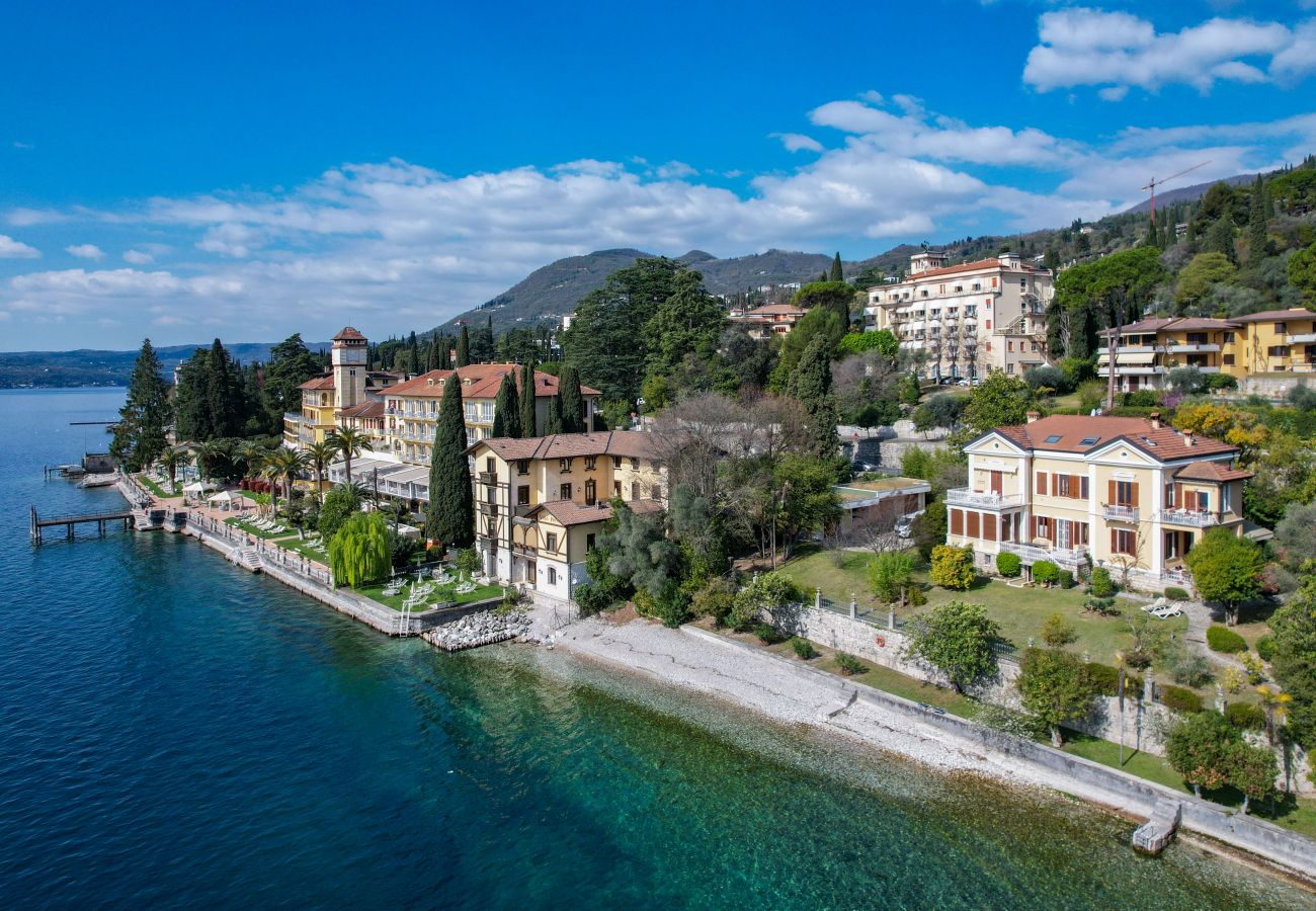 Villa in Gardone Riviera - Villa Magnolia a Lago by Garda FeWo