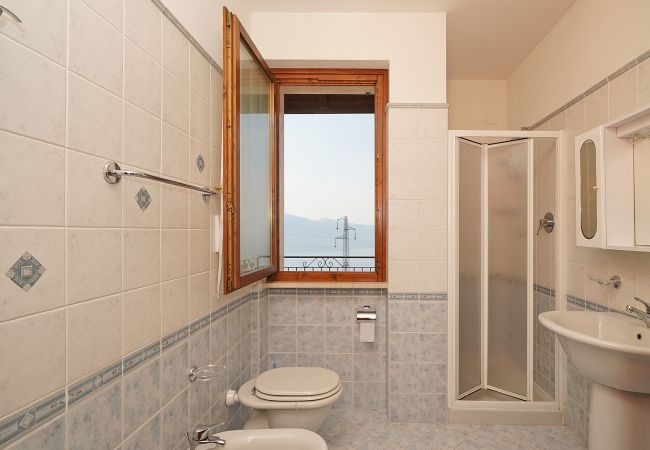 Ferienwohnung in Tignale - Infinity by Garda FeWo Ferienwohnung in Tignale - Infinity by Garda FeWo