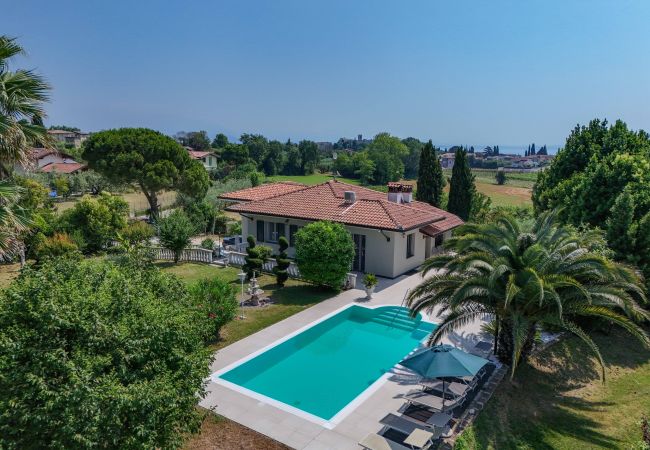 Villa in Moniga del Garda - Villa Stefano by Garda FeWo Villa in Moniga del Garda - Villa Stefano by Garda FeWo