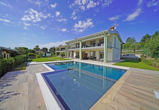 Doppelhaushälfte in Manerba del Garda - Gardaliva - Red duplex 2 by Garda FeWo Doppelhaushälfte in Manerba del Garda - Gardaliva - Red duplex 2 by Garda FeWo
