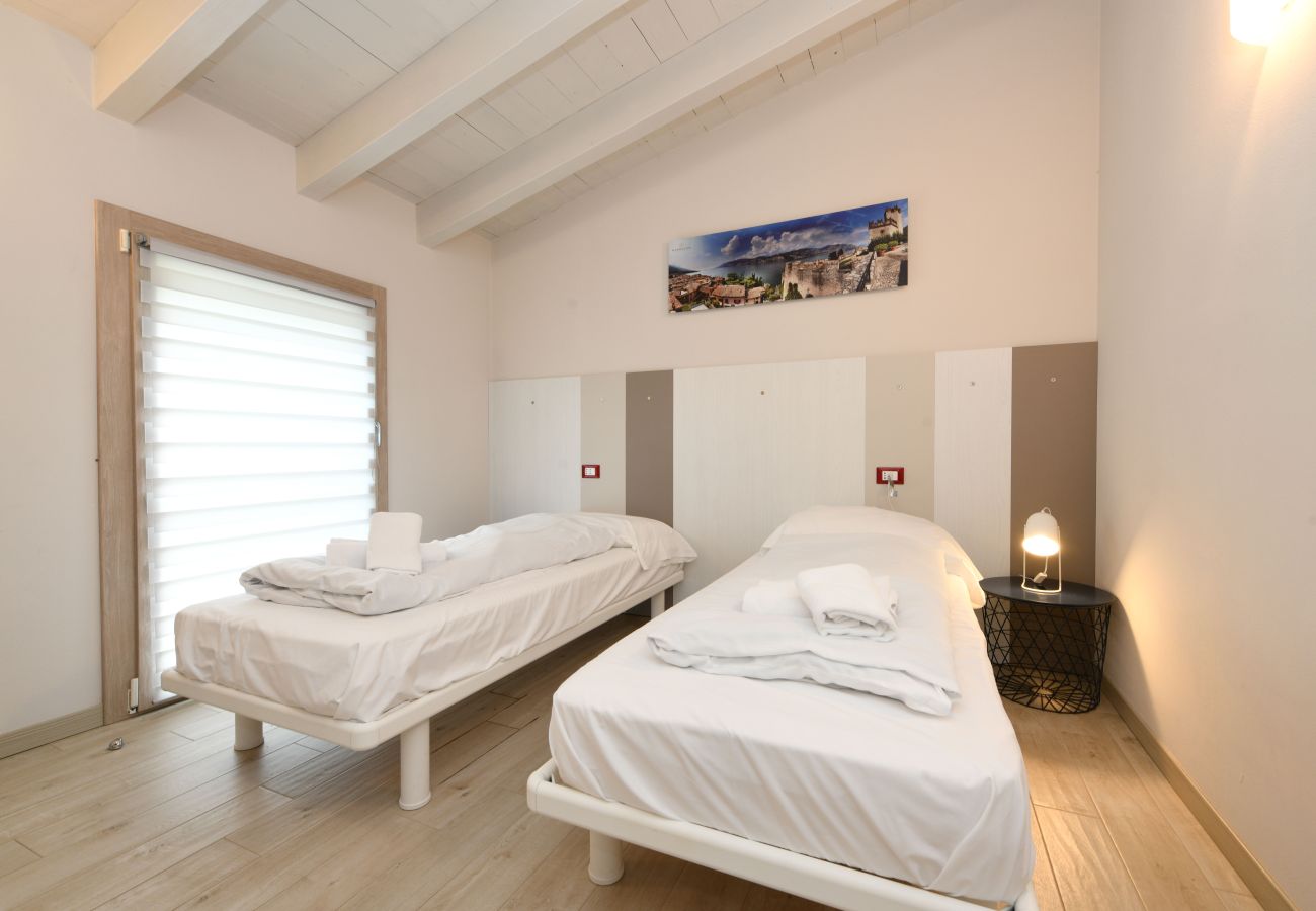 Doppelhaushälfte in Manerba del Garda - Gardaliva - Red duplex 2 by Garda FeWo