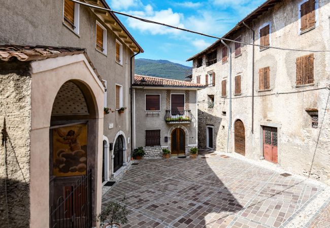 Ferienwohnung in Tignale - Rustico Minichètto - La Vigna by Garda FeWo Ferienwohnung in Tignale - Rustico Minichètto - La Vigna by Garda FeWo