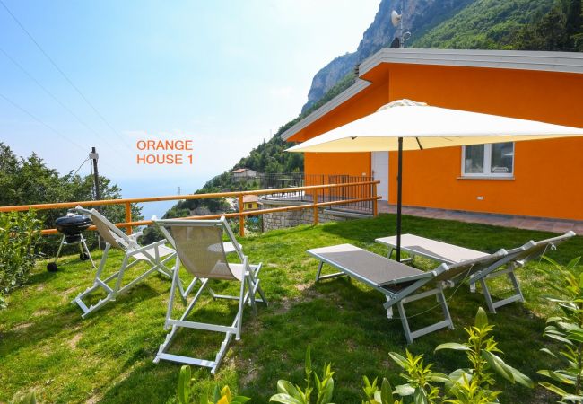 Ferienwohnung in Tignale - Orange House by Garda FeWo