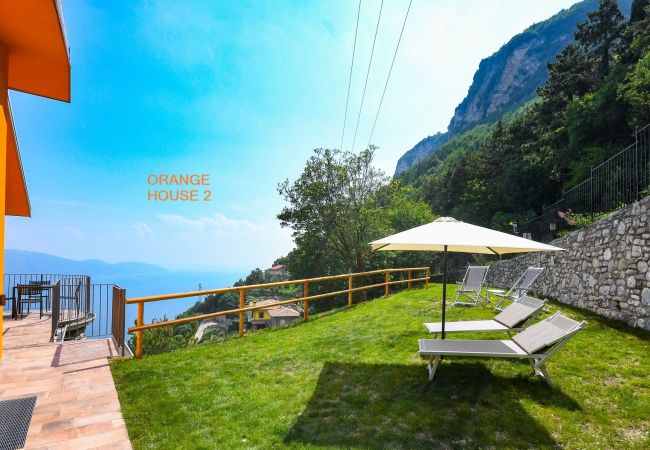 Ferienwohnung in Tignale - Orange House by Garda FeWo Ferienwohnung in Tignale - Orange House by Garda FeWo