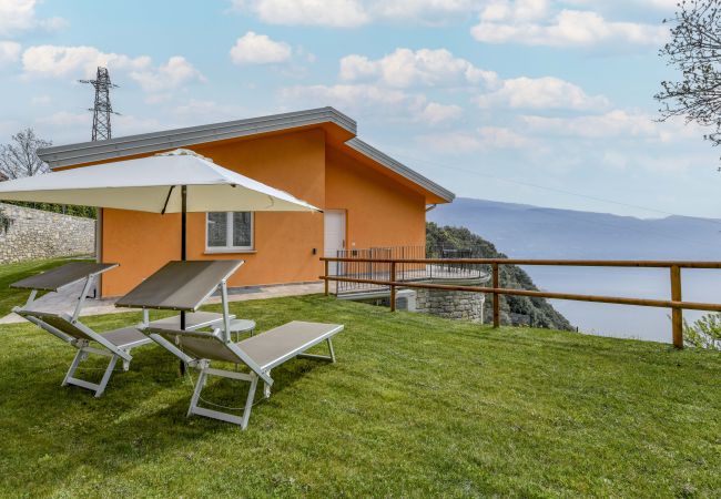Ferienwohnung in Tignale - Orange House by Garda FeWo Ferienwohnung in Tignale - Orange House by Garda FeWo
