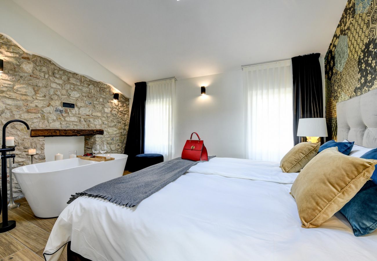Ferienwohnung in Tignale - Il Vicolo Suite Apartments - La Piazzetta by Garda