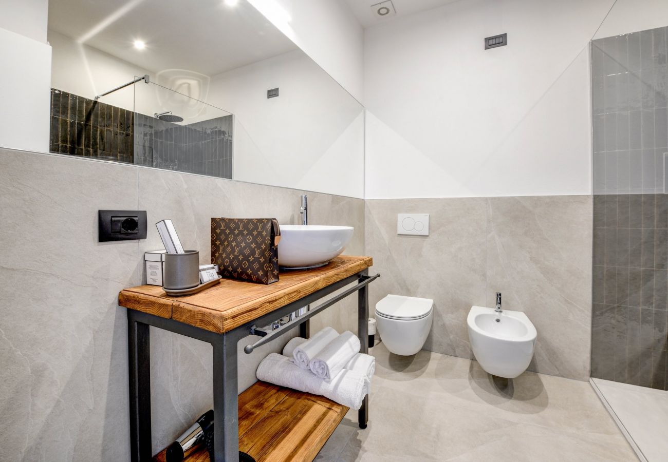Ferienwohnung in Tignale - Il Vicolo Suite Apartments - La Piazzetta by Garda