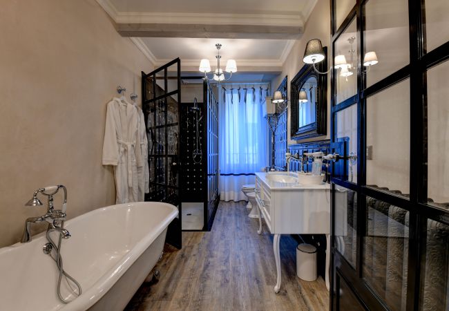 Ferienwohnung in Desenzano del Garda - 35 - La Vite Luxury apartment 1 Ferienwohnung in Desenzano del Garda - 35 - La Vite Luxury apartment 1