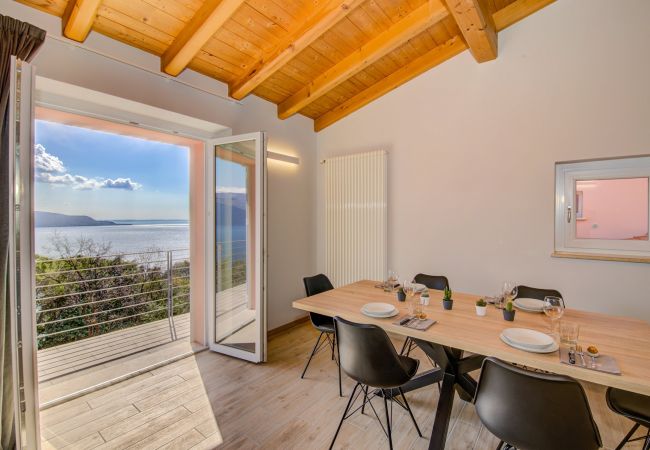 Villa in Toscolano-Maderno - Le Casette - Gargnà by Garda FeWo Villa in Toscolano-Maderno - Le Casette - Gargnà by Garda FeWo