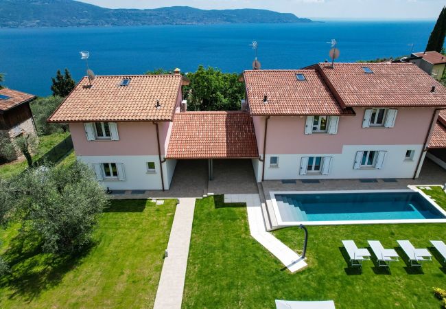 Villa in Toscolano-Maderno - Le Casette - Gargnà by Garda FeWo Villa in Toscolano-Maderno - Le Casette - Gargnà by Garda FeWo