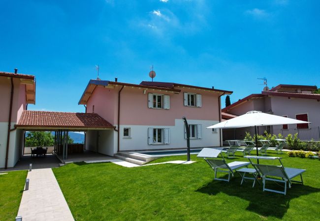 Villa in Toscolano-Maderno - Le Casette - Leccino by Garda FeWo Villa in Toscolano-Maderno - Le Casette - Leccino by Garda FeWo