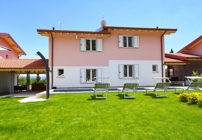 Villa in Toscolano-Maderno - Le Casette - Leccino by Garda FeWo Villa in Toscolano-Maderno - Le Casette - Leccino by Garda FeWo