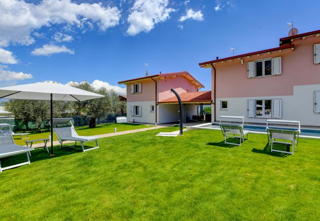 Villa in Toscolano-Maderno - Le Casette - Leccino by Garda FeWo Villa in Toscolano-Maderno - Le Casette - Leccino by Garda FeWo