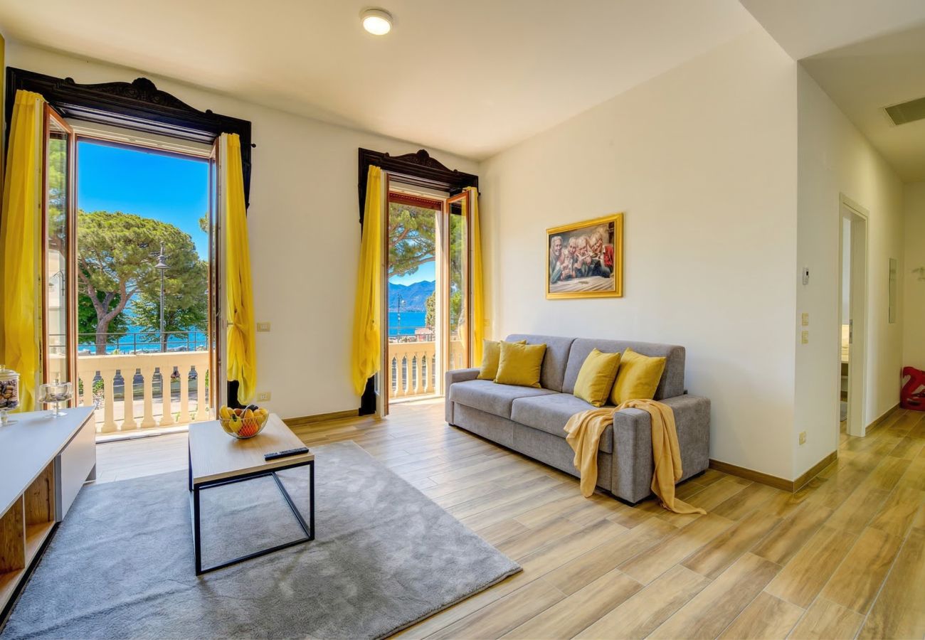 Ferienwohnung in Desenzano del Garda - 77 -  Collo lungo Giallo