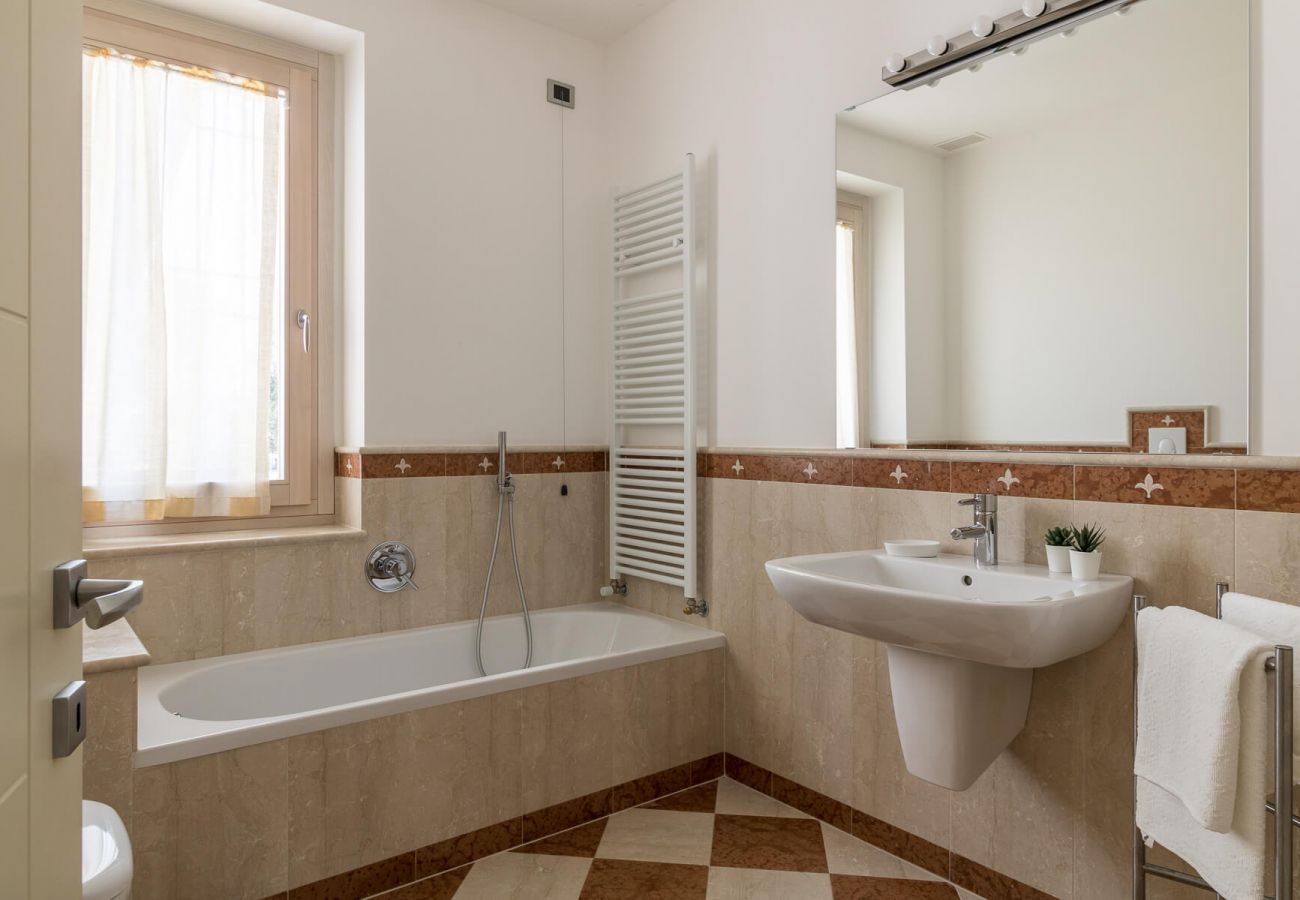 Villa in Padenghe sul Garda - Villa Gioia by Garda FeWo