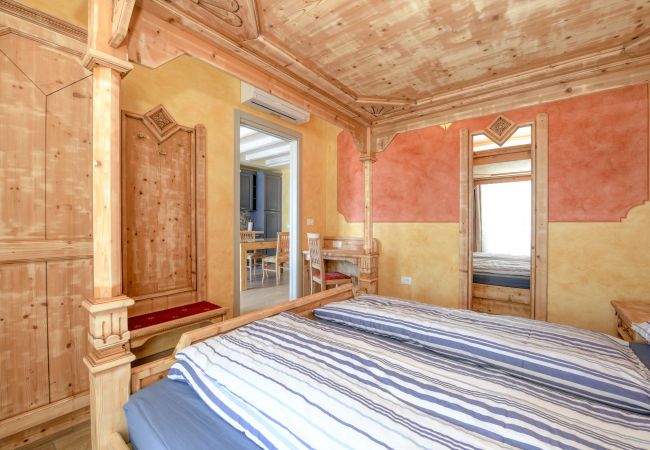 Ferienwohnung in Tignale - Regina - adults only apartment Ferienwohnung in Tignale - Regina - adults only apartment