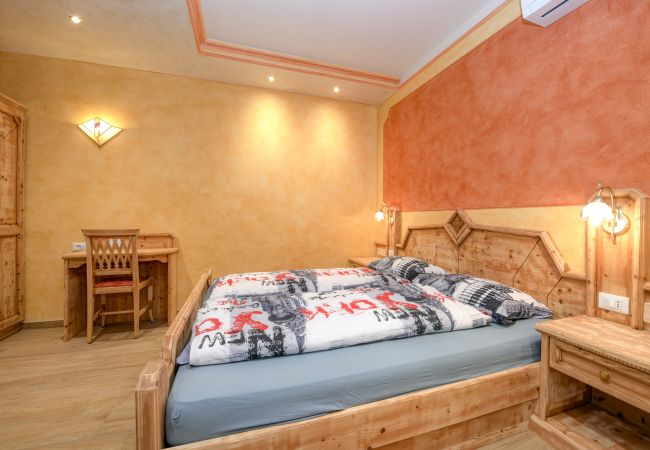 Ferienwohnung in Tignale - Regina - adults only apartment Ferienwohnung in Tignale - Regina - adults only apartment