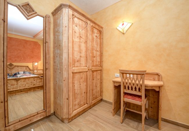 Ferienwohnung in Tignale - Regina - adults only apartment Ferienwohnung in Tignale - Regina - adults only apartment