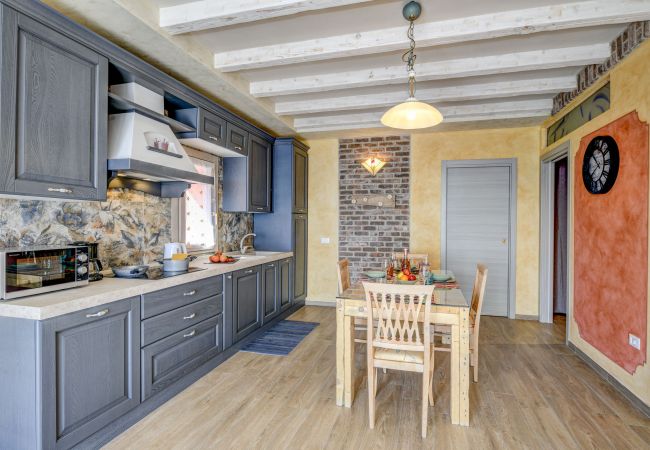 Ferienwohnung in Tignale - Regina - adults only apartment Ferienwohnung in Tignale - Regina - adults only apartment