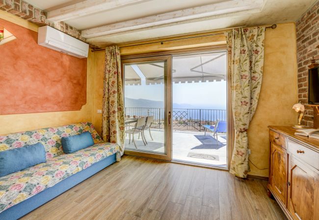 Ferienwohnung in Tignale - Regina - adults only apartment Ferienwohnung in Tignale - Regina - adults only apartment