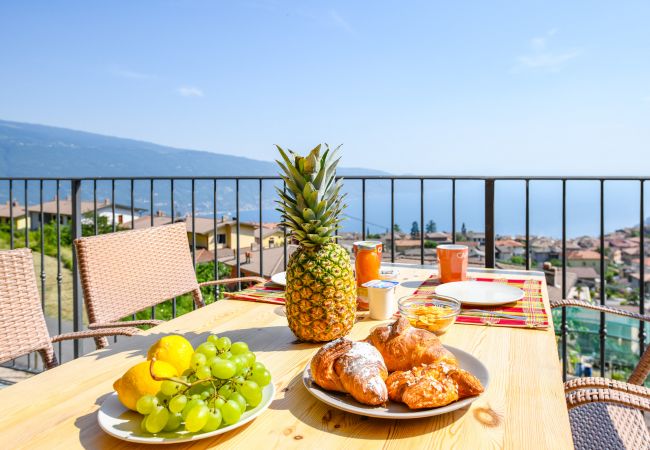 Ferienwohnung in Tignale - Regina - adults only apartment Ferienwohnung in Tignale - Regina - adults only apartment