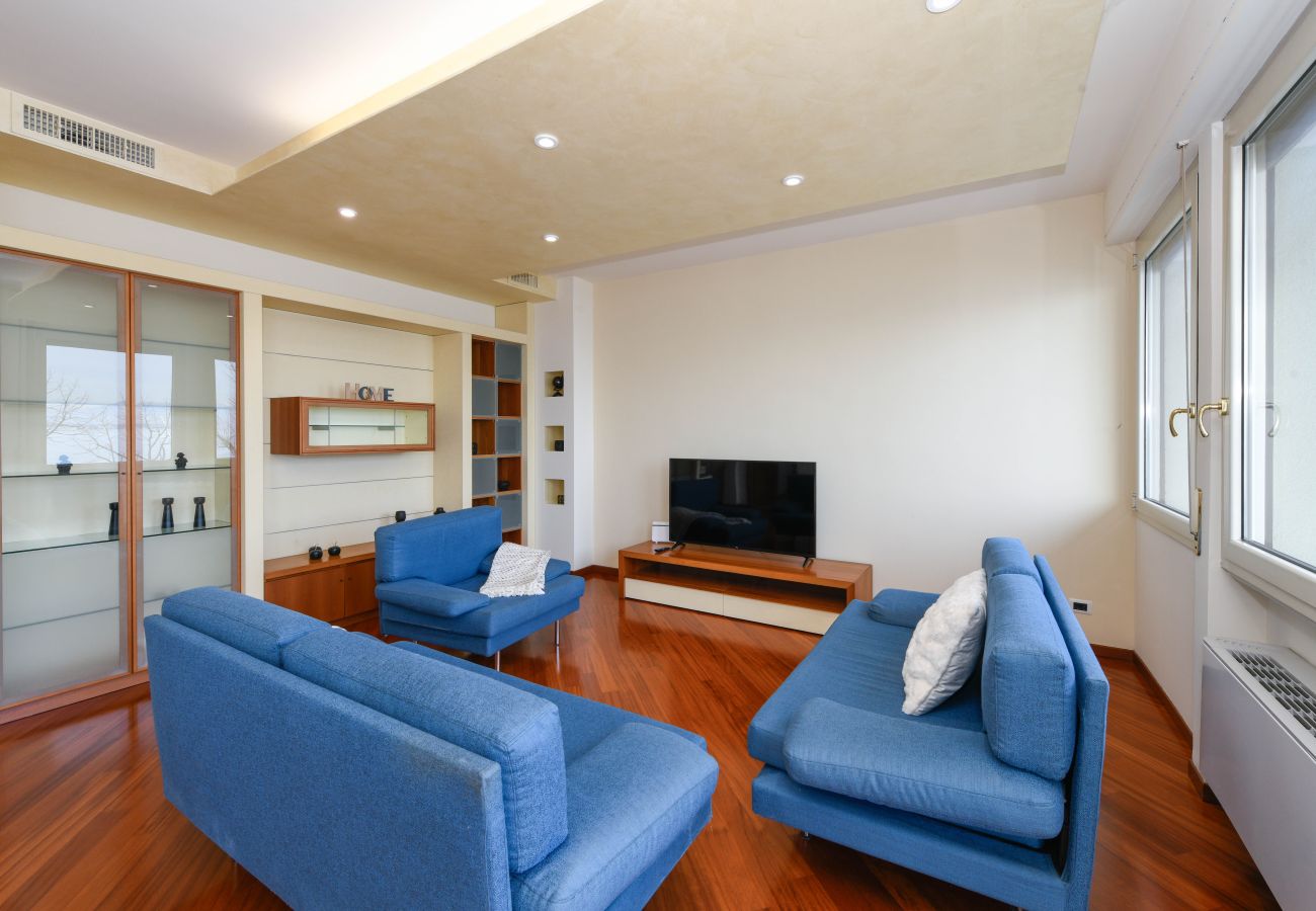 Ferienwohnung in Desenzano del Garda - 28-Desenzanoloft : CHARMING ON THE LAKE