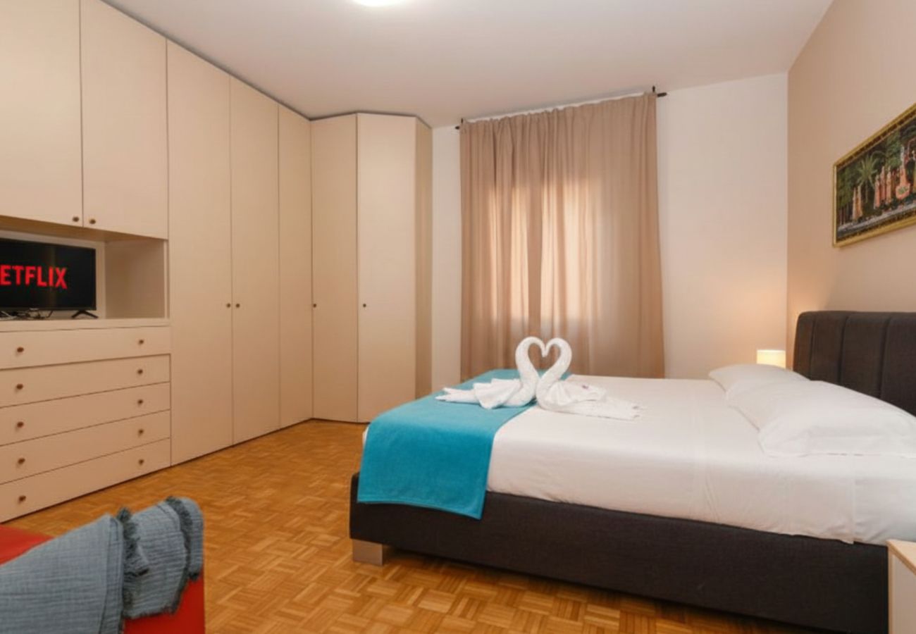 Ferienwohnung in Desenzano del Garda - 28-Desenzanoloft : CHARMING ON THE LAKE