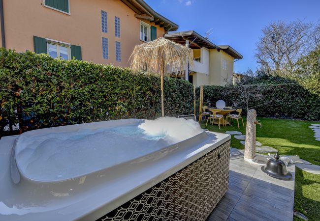 Villa in Desenzano del Garda - 20- LUXURYSUITE WITH JACUZZI AND GARDEN Villa in Desenzano del Garda - 20- LUXURYSUITE WITH JACUZZI AND GARDEN