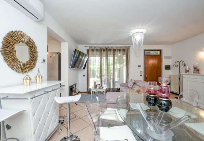 Villa in Desenzano del Garda - 20- LUXURYSUITE WITH JACUZZI AND GARDEN Villa in Desenzano del Garda - 20- LUXURYSUITE WITH JACUZZI AND GARDEN